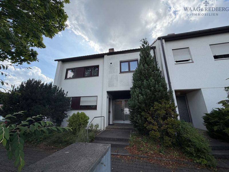 Ruhig gelegenes Zweifamilienhaus mit Garten, Balkon und hervorragender Infrastruktur